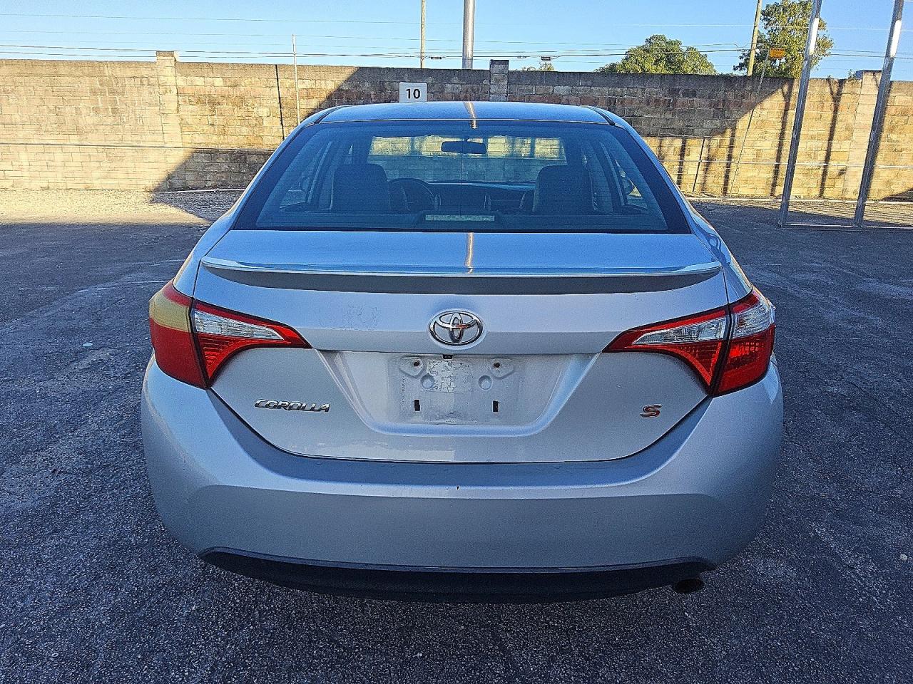 2016 TOYOTA COROLLA L photo 6