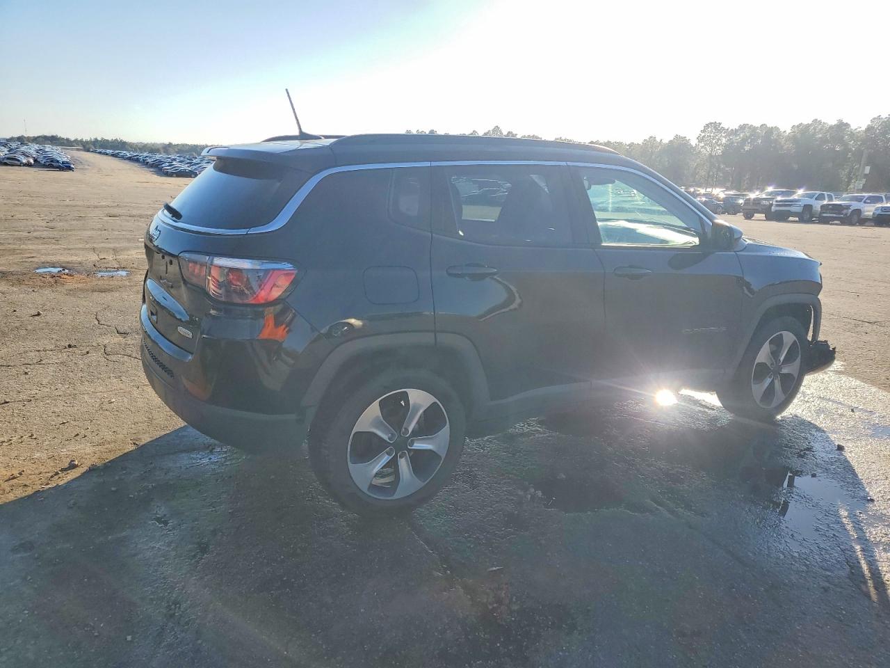 2017 JEEP COMPASS LATITUDE photo 3