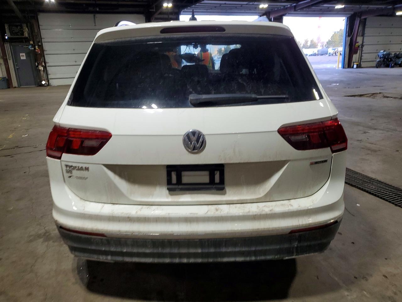 2021 VOLKSWAGEN TIGUAN SE photo 6