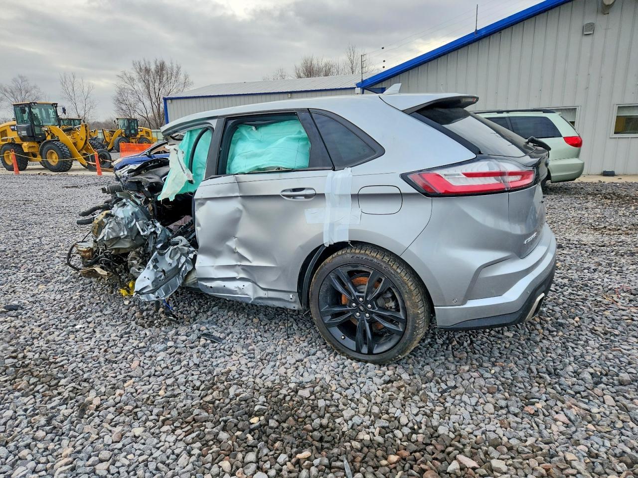 2020 FORD EDGE ST photo 2