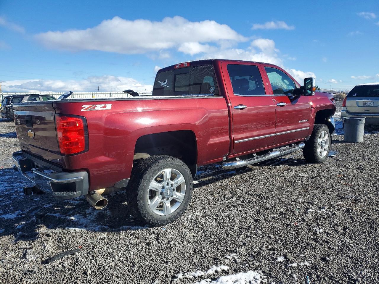 2017 CHEVROLET SILVERADO K2500 HEAVY DUTY LTZ photo 3