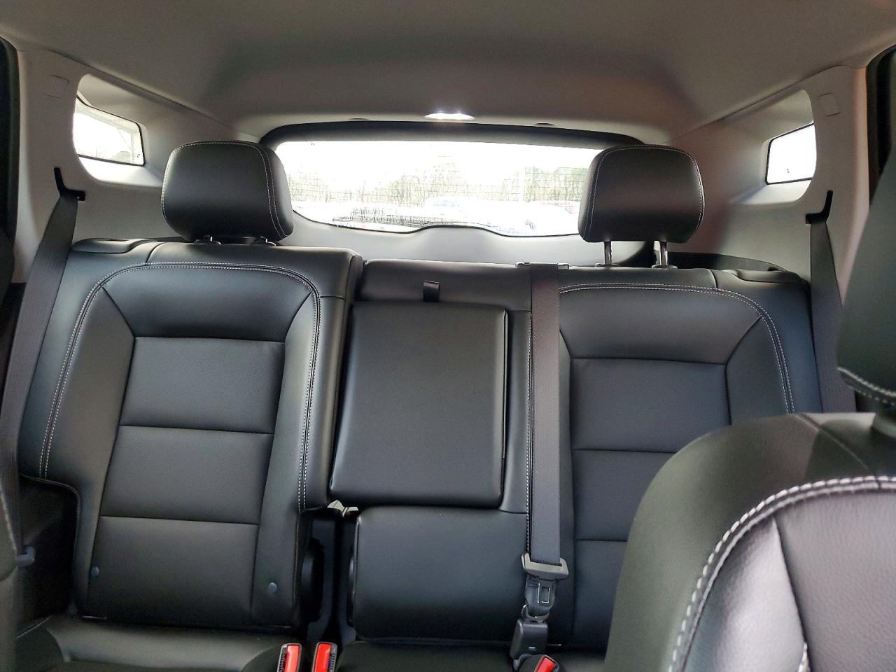 2024 GMC TERRAIN SLT photo 10