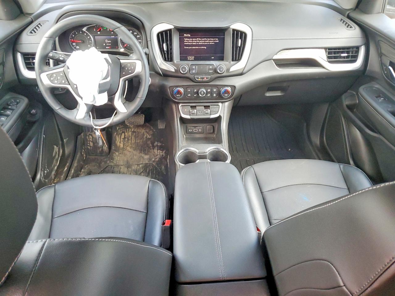 2024 GMC TERRAIN SLT photo 8