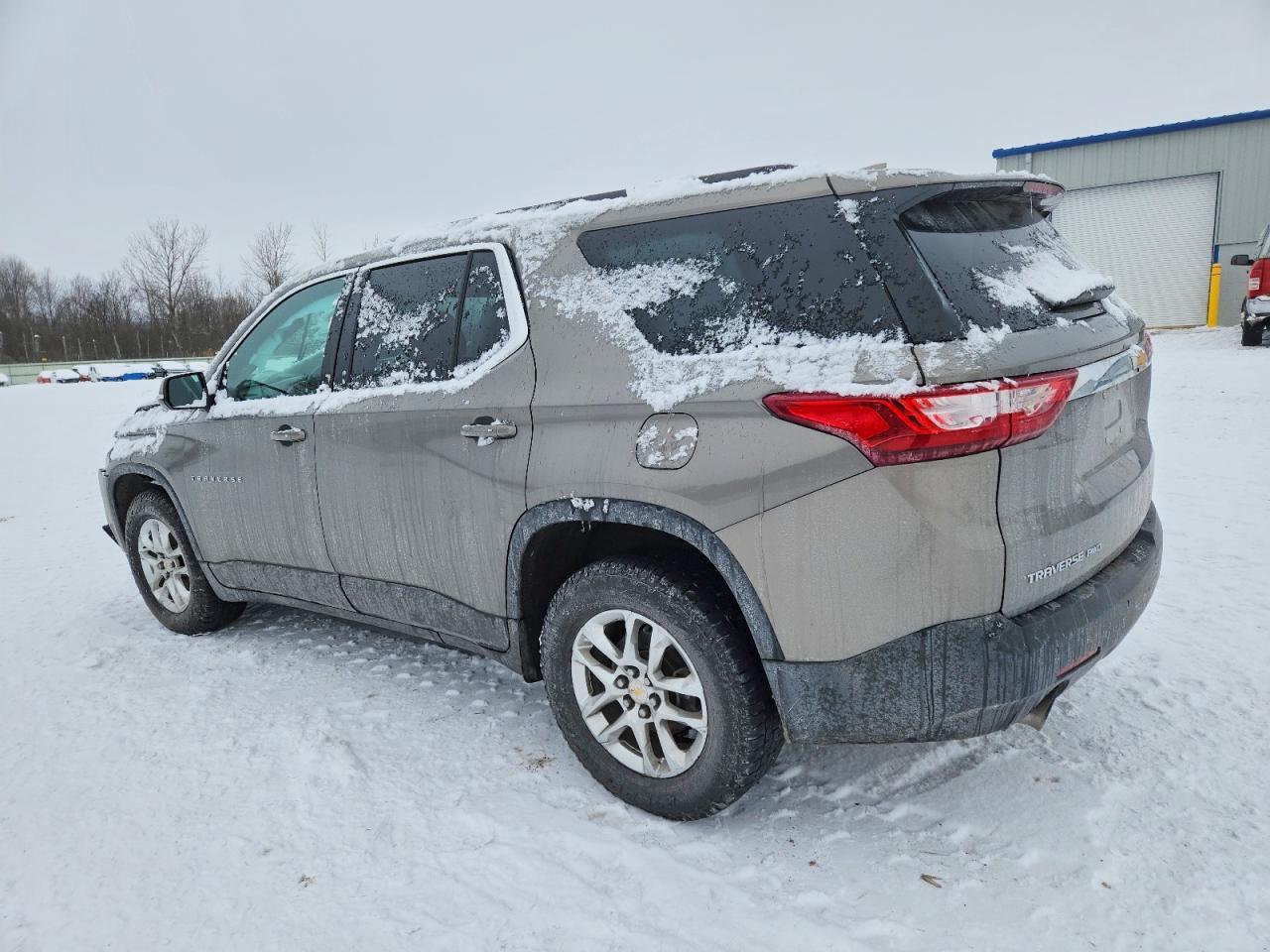 2019 CHEVROLET TRAVERSE LT photo 2