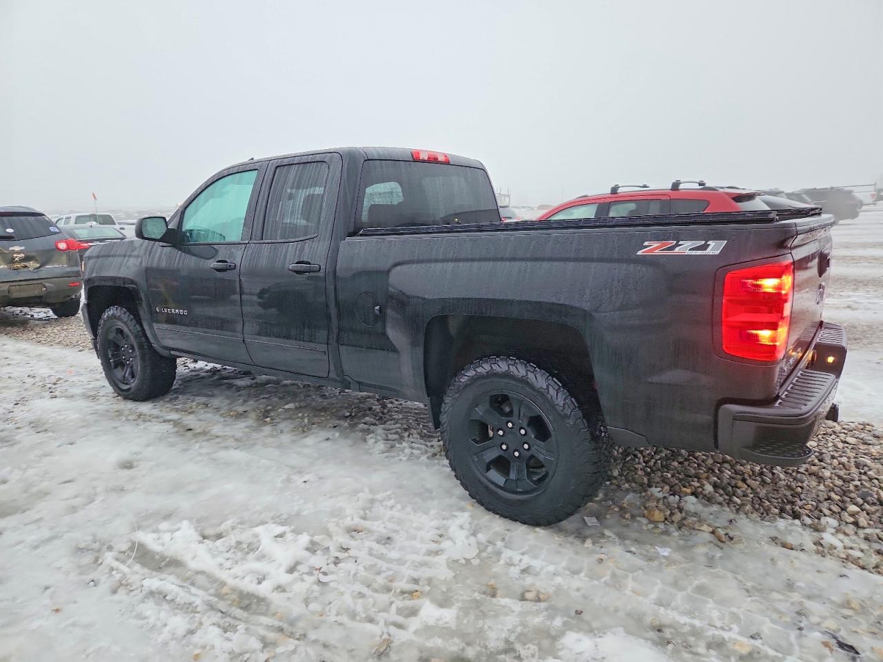 2016 CHEVROLET SILVERADO K1500 LT photo 2