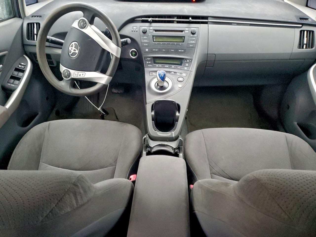 2010 TOYOTA PRIUS photo 8