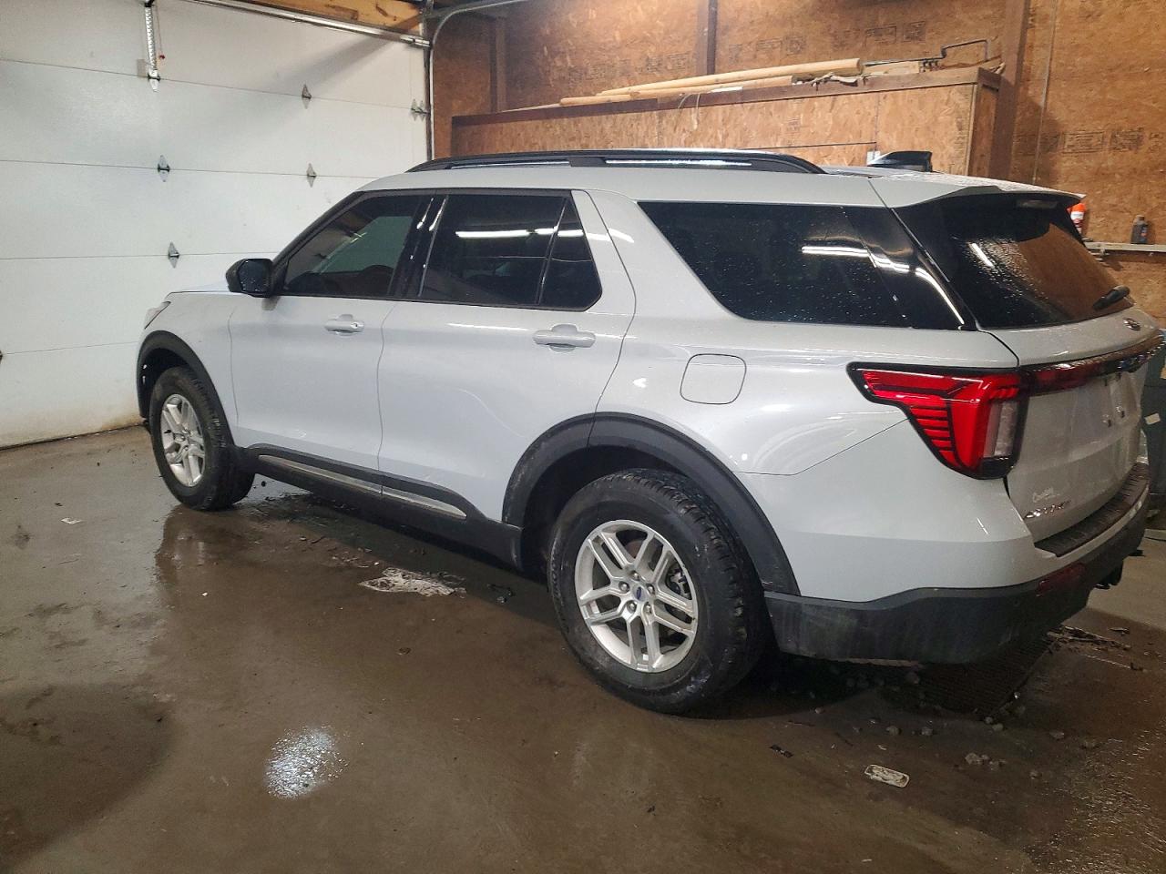 2025 FORD EXPLORER ACTIVE photo 2