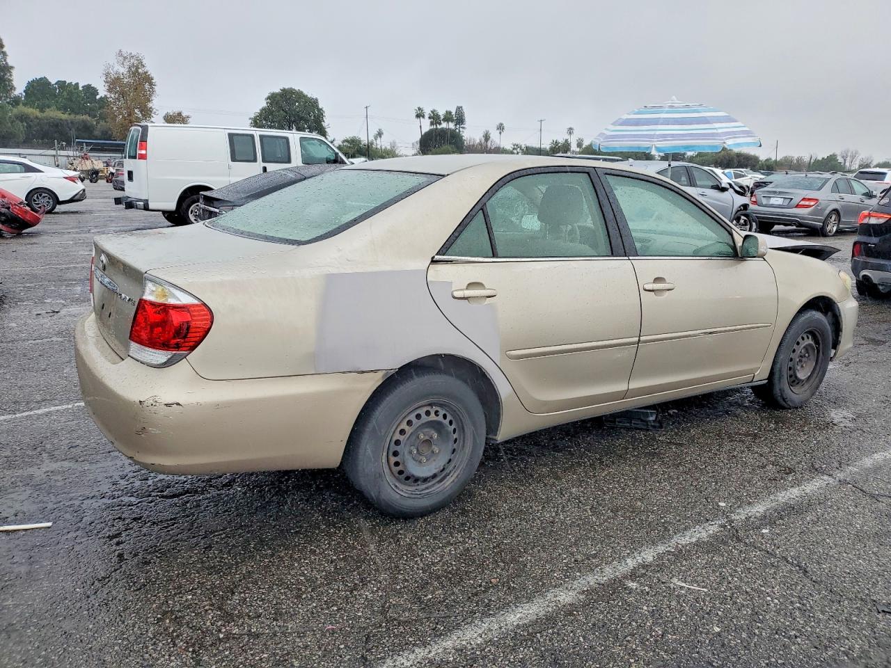 2005 TOYOTA CAMRY LE photo 3