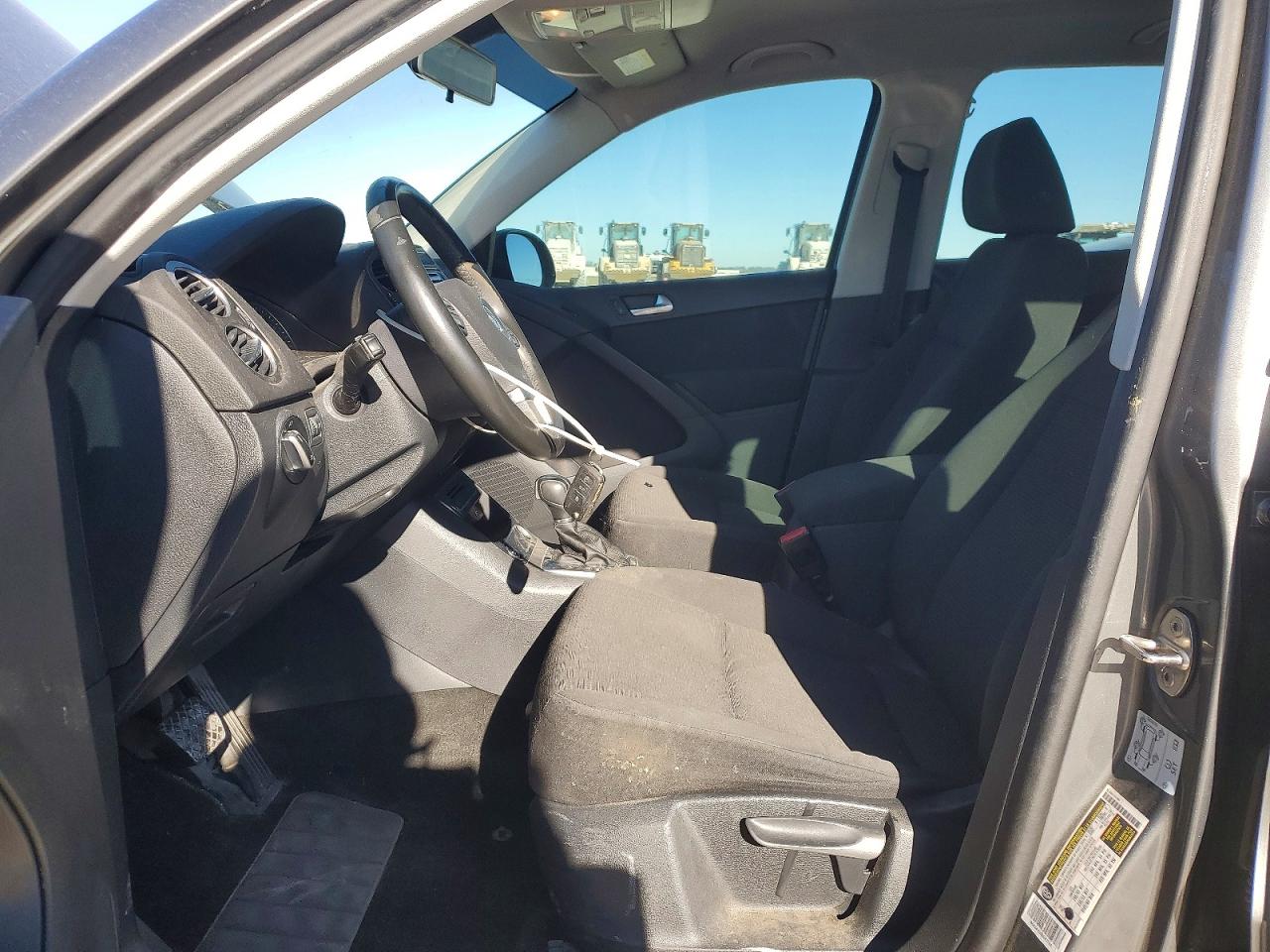 2017 VOLKSWAGEN TIGUAN S photo 7