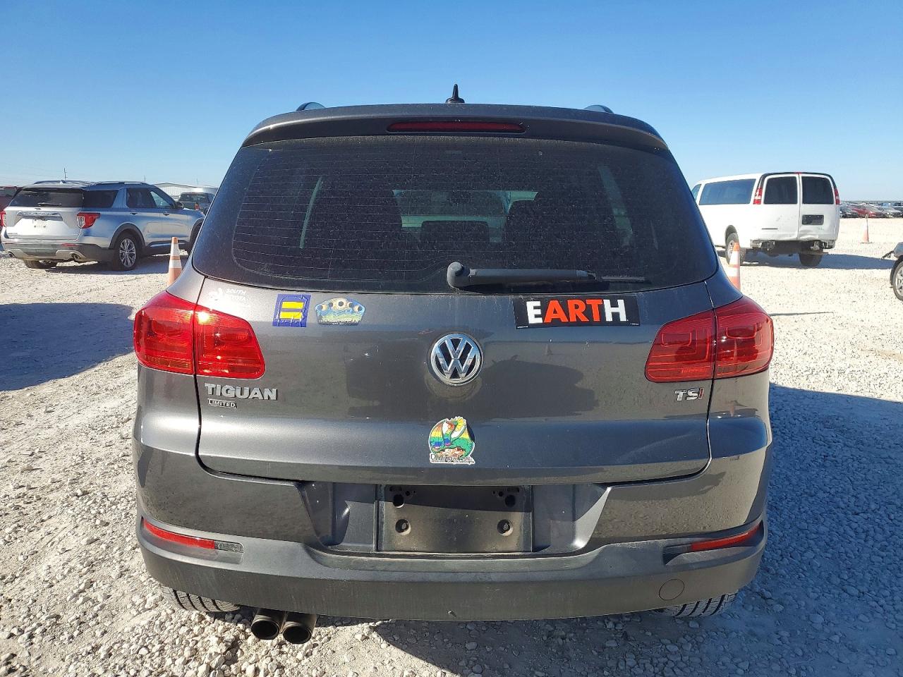 2017 VOLKSWAGEN TIGUAN S photo 6