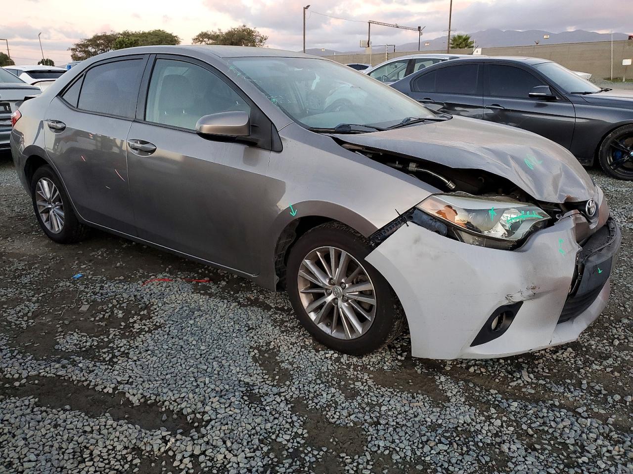 2014 TOYOTA COROLLA L photo 4
