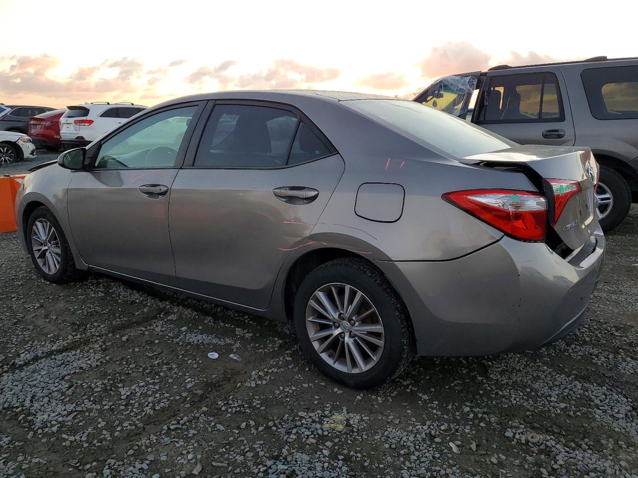 2014 TOYOTA COROLLA L photo 2