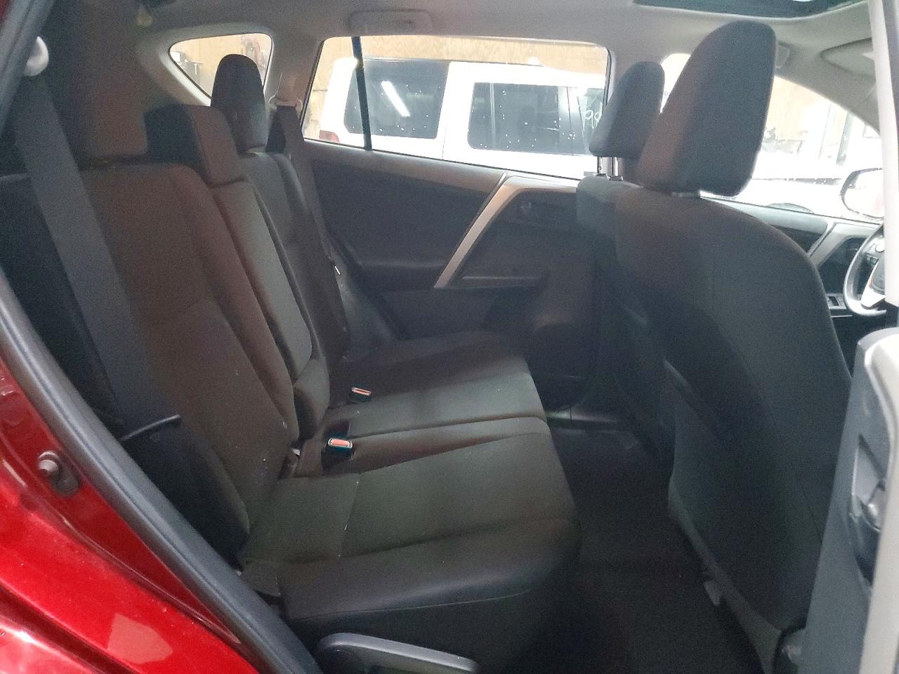 2018 TOYOTA RAV4 LE photo 11