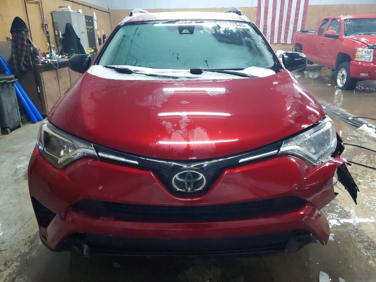 2018 TOYOTA RAV4 LE photo 5