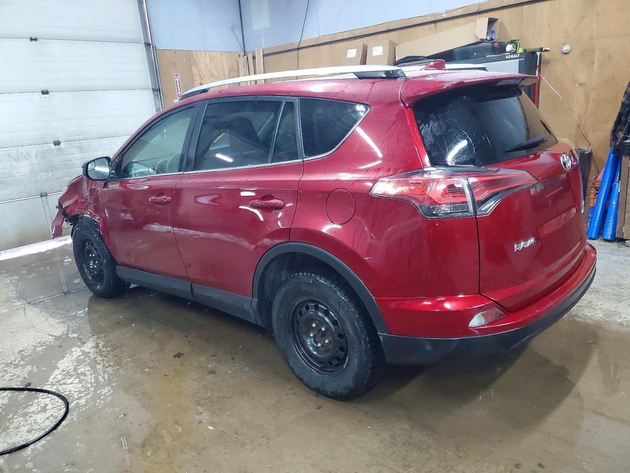 2018 TOYOTA RAV4 LE photo 2