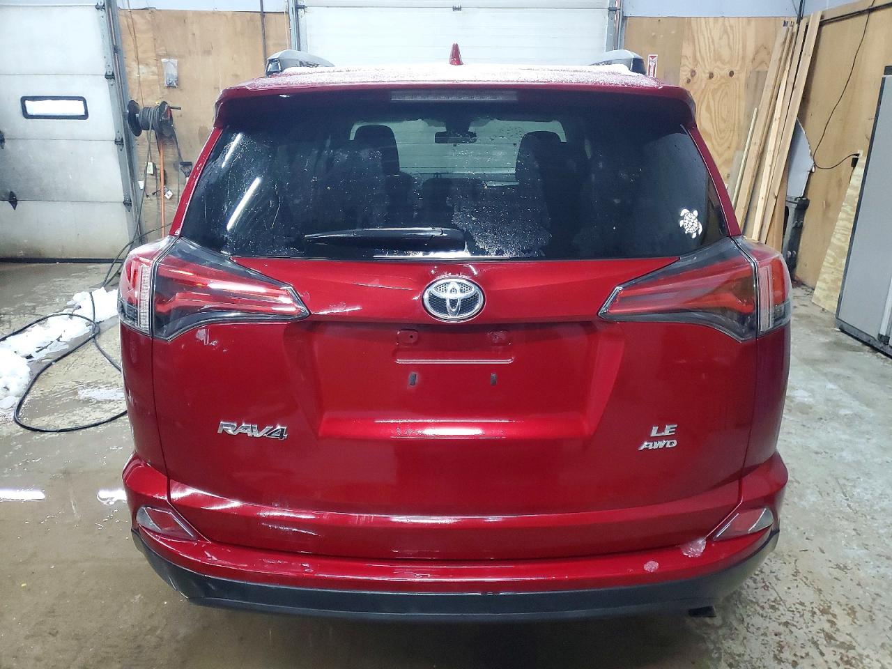 2018 TOYOTA RAV4 LE photo 6