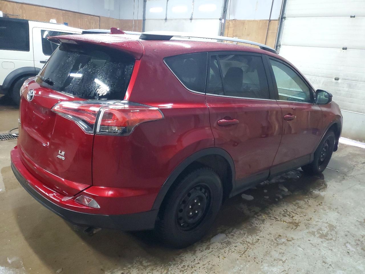 2018 TOYOTA RAV4 LE photo 3