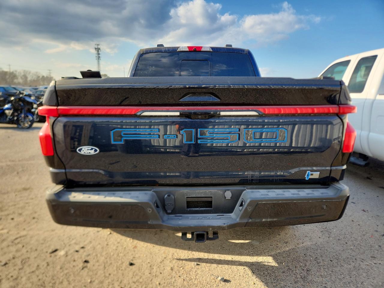 2024 FORD F150 LIGHTNING PLATINUM photo 6