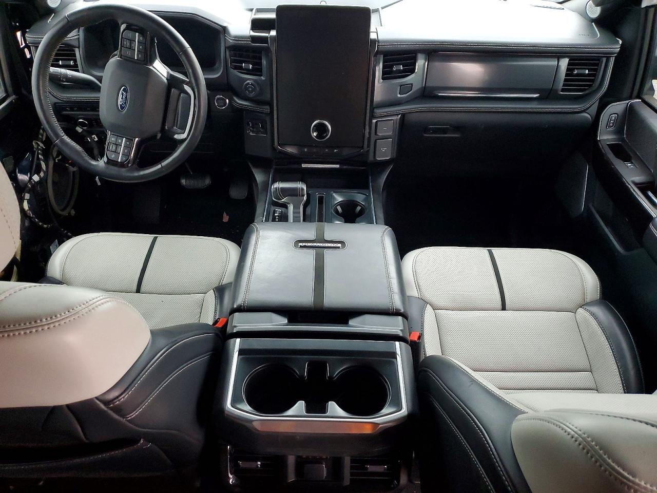 2024 FORD F150 LIGHTNING PLATINUM photo 8