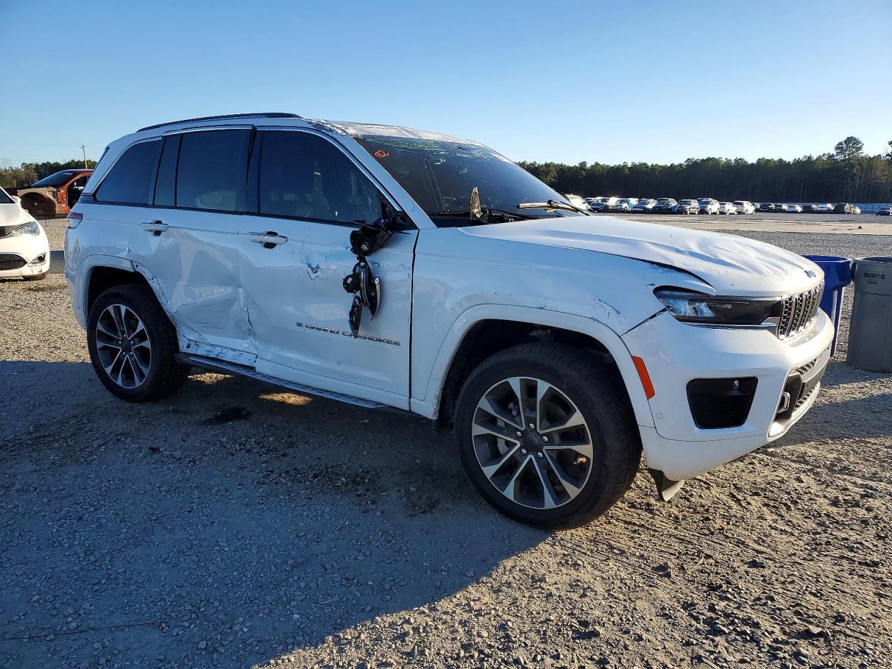 2022 JEEP GRAND CHEROKEE OVERLAND photo 4