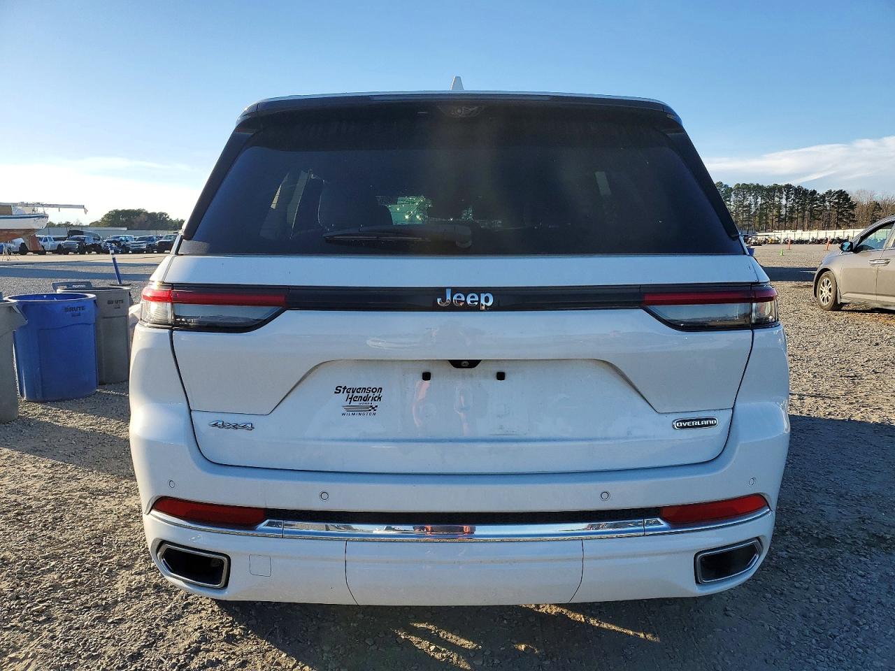 2022 JEEP GRAND CHEROKEE OVERLAND photo 6