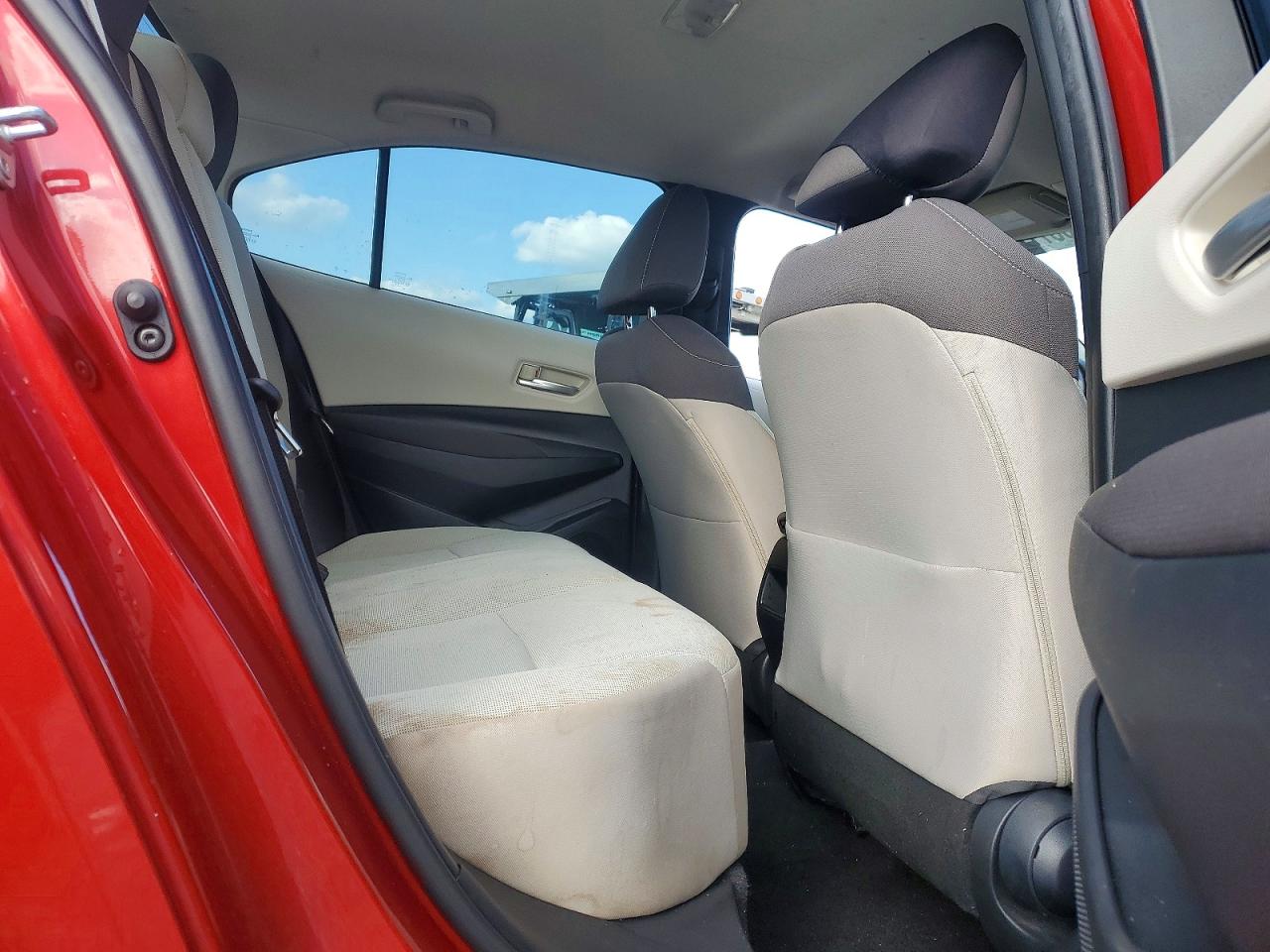 2020 TOYOTA COROLLA LE photo 10