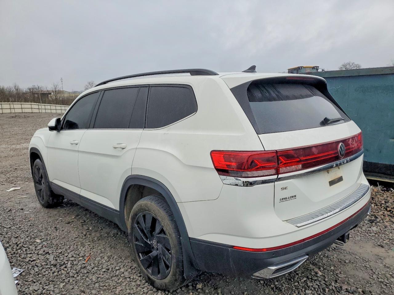 2024 VOLKSWAGEN ATLAS SE photo 2