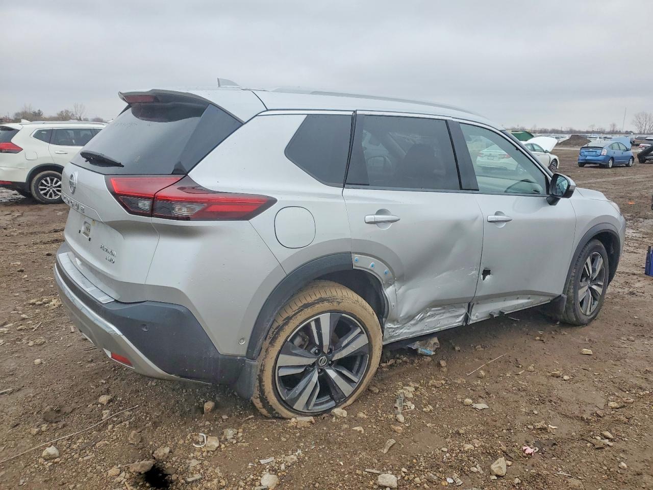 2021 NISSAN ROGUE PLATINUM photo 3