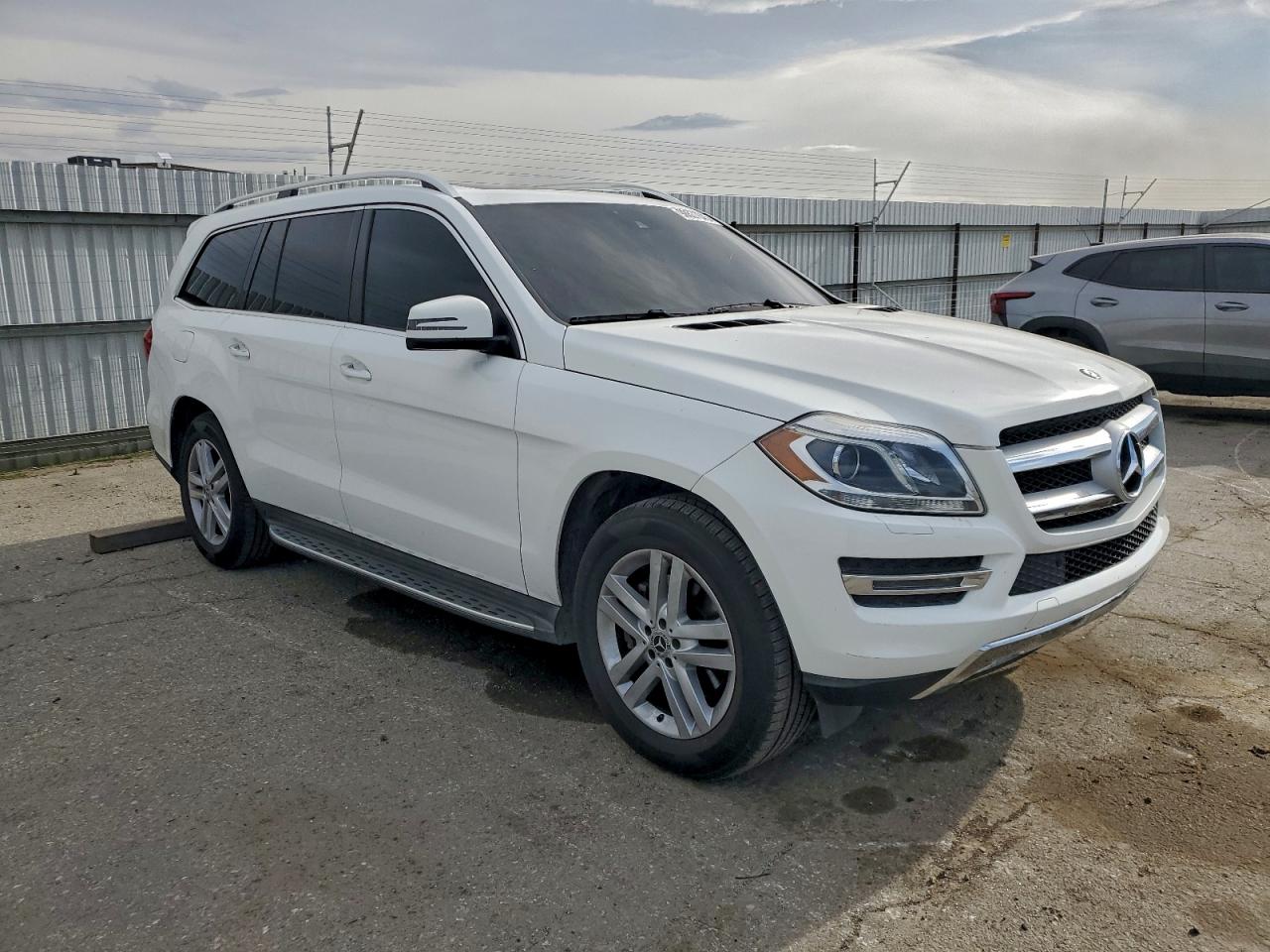 2015 MERCEDES-BENZ GL 450 4MATIC photo 4