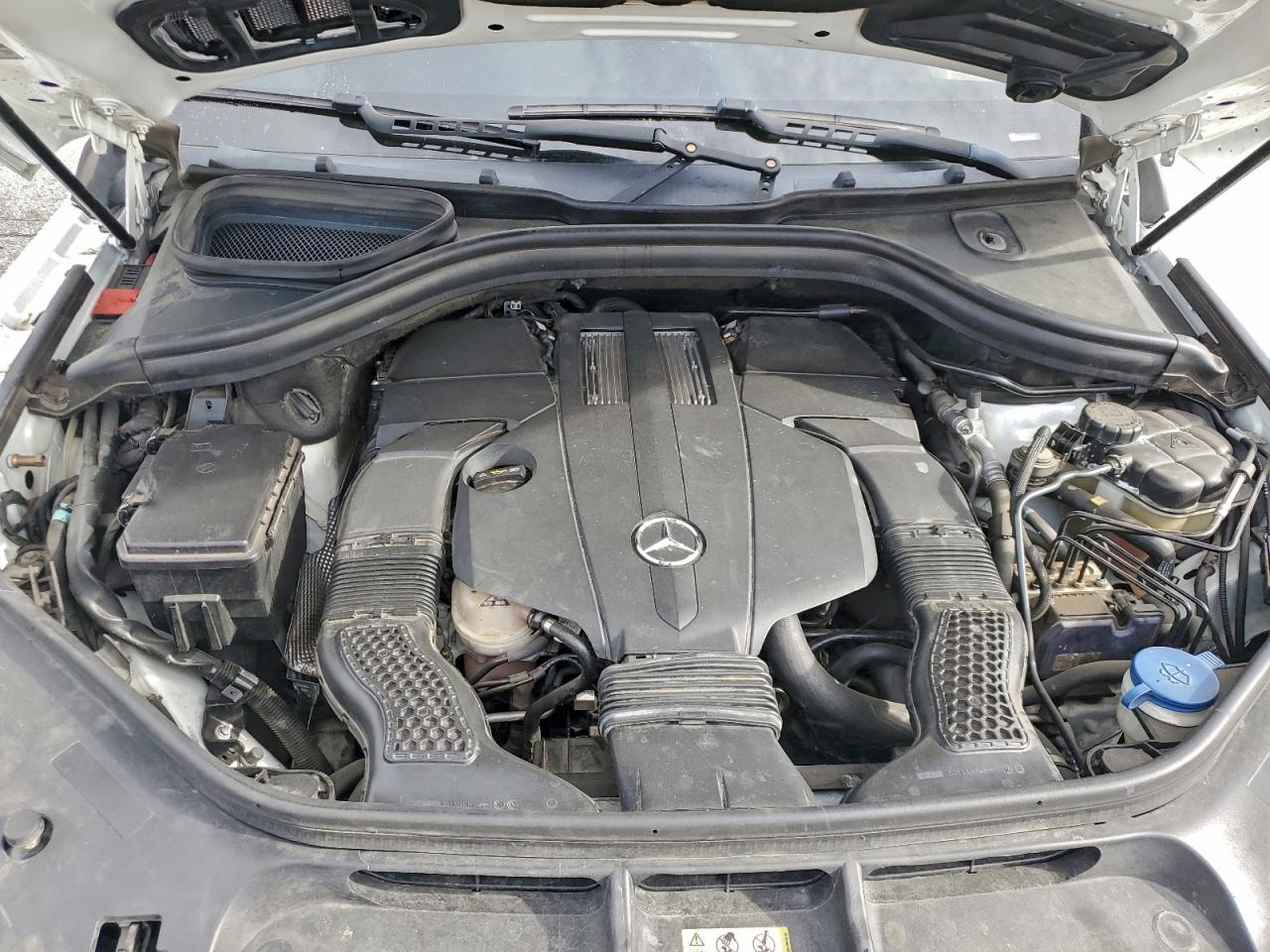 2015 MERCEDES-BENZ GL 450 4MATIC photo 11
