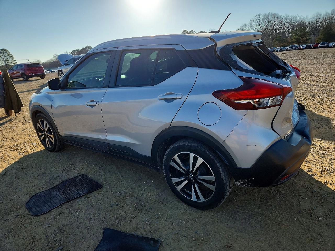 2019 NISSAN KICKS S photo 2