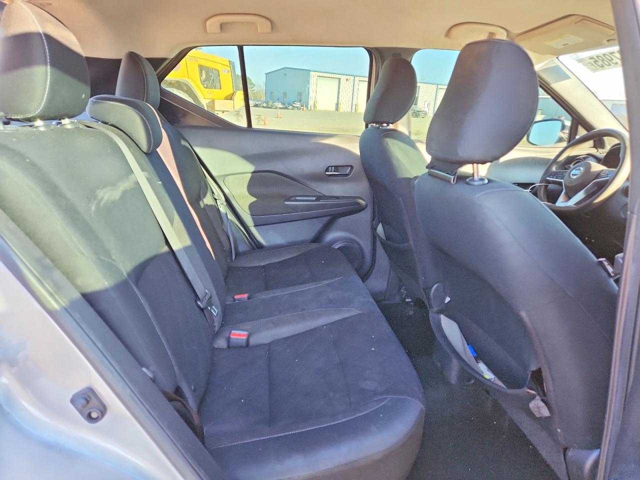 2019 NISSAN KICKS S photo 11