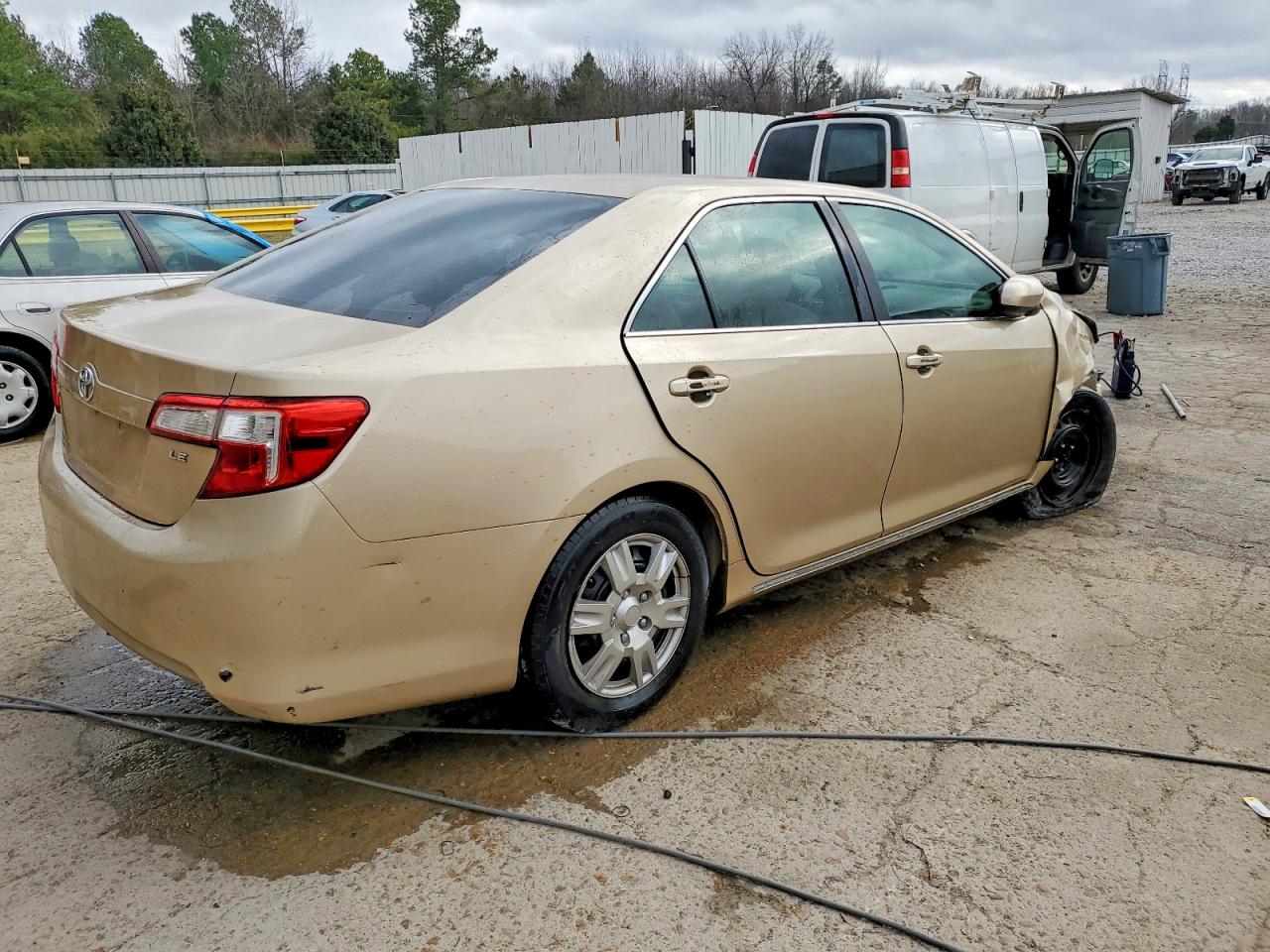 2012 TOYOTA CAMRY BASE photo 5