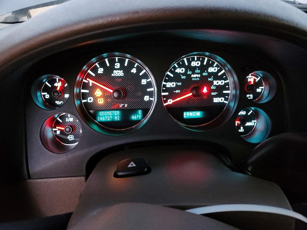 2011 CHEVROLET SUBURBAN K1500 LT photo 9
