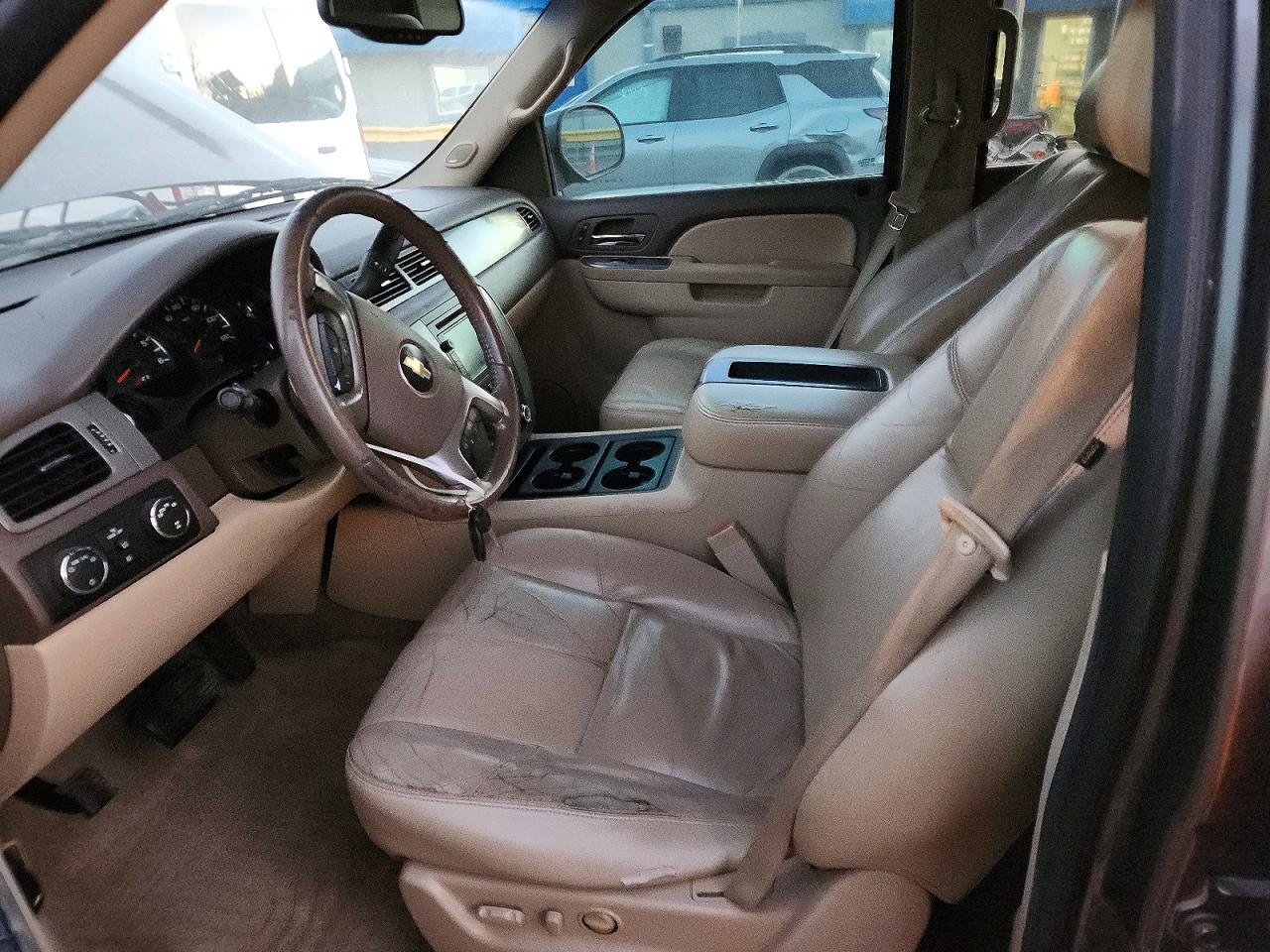 2011 CHEVROLET SUBURBAN K1500 LT photo 7