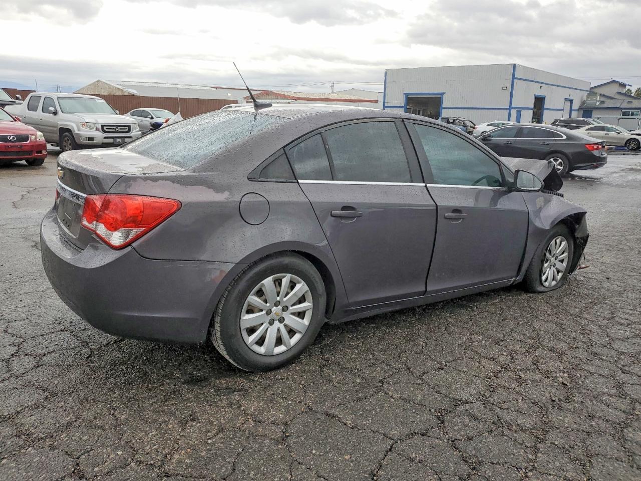 2011 CHEVROLET CRUZE LS photo 3
