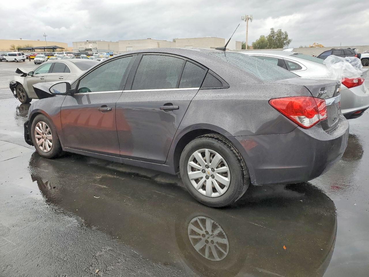 2011 CHEVROLET CRUZE LS photo 2