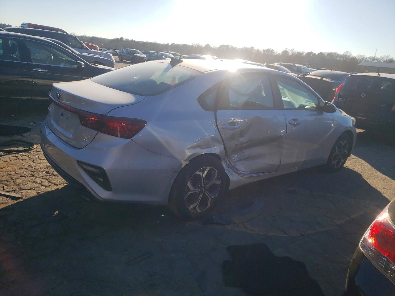 2021 KIA FORTE FE photo 3