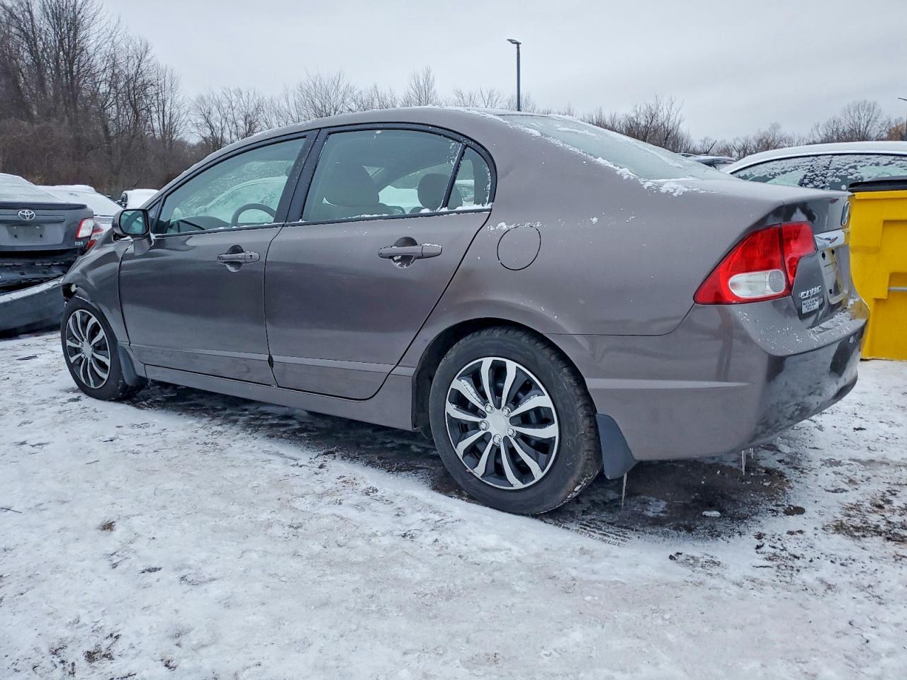 2011 HONDA CIVIC LX photo 2