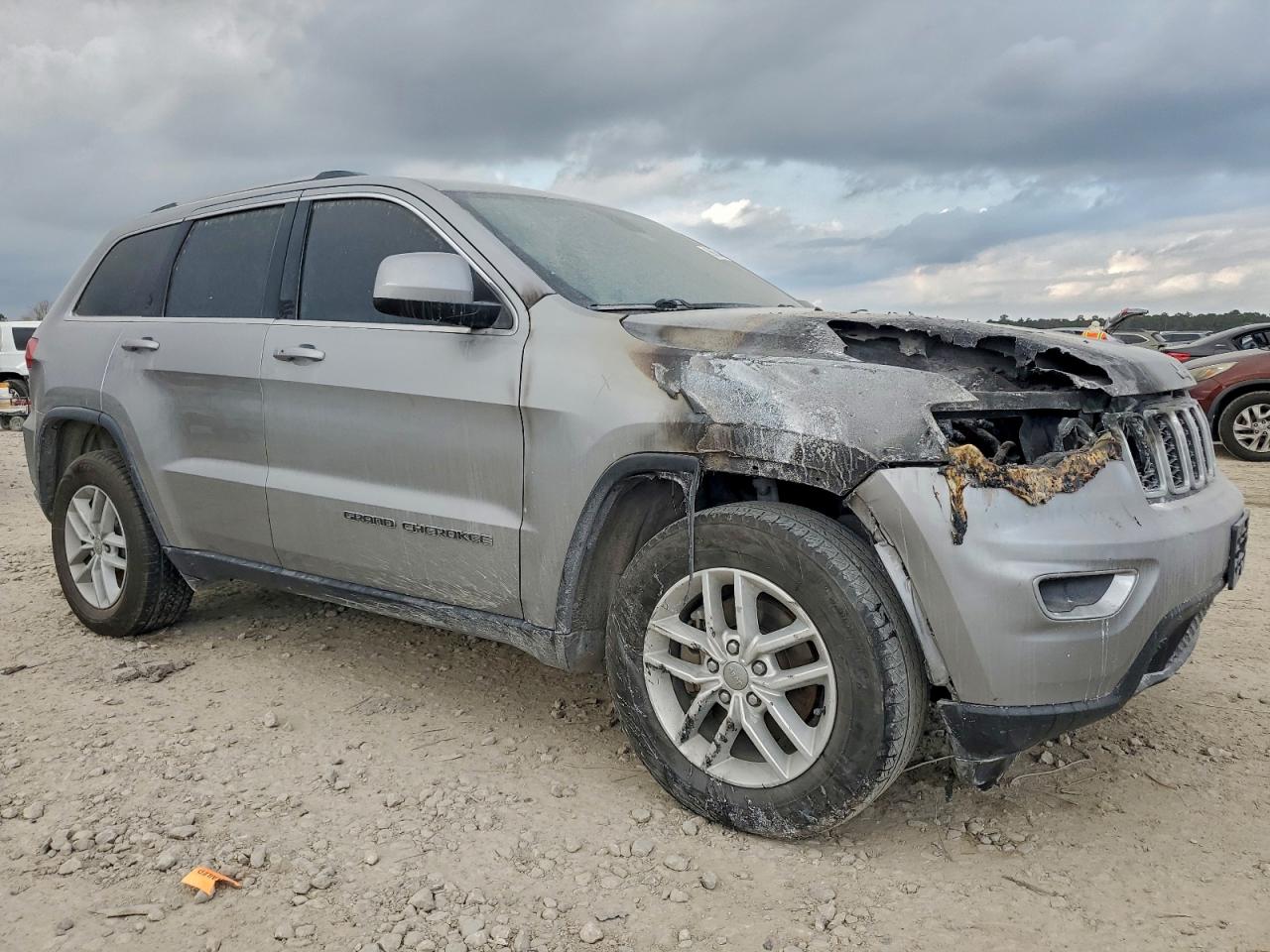 2018 JEEP GRAND CHEROKEE LAREDO photo 4