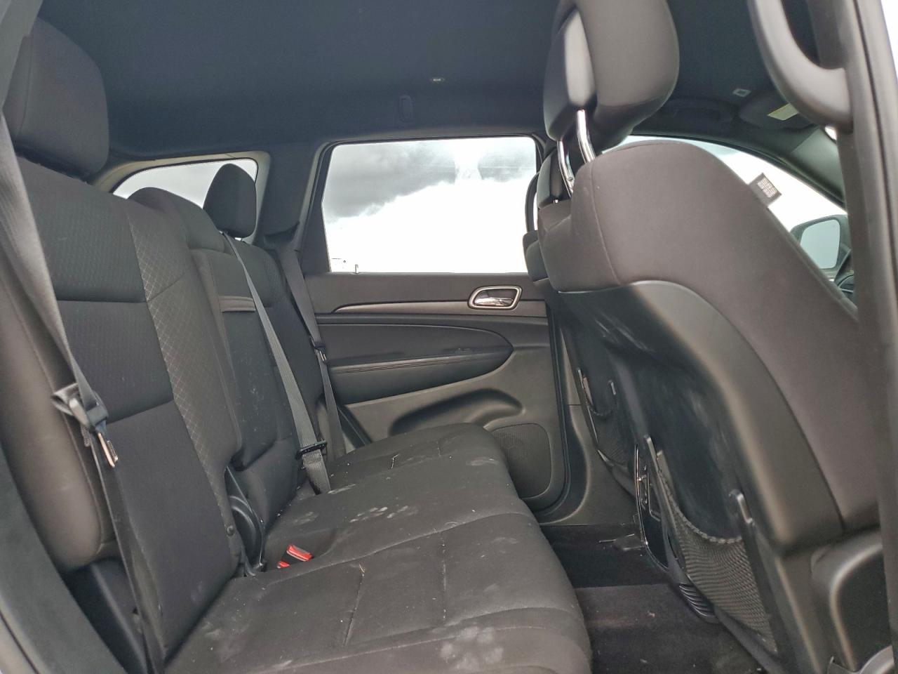 2018 JEEP GRAND CHEROKEE LAREDO photo 11