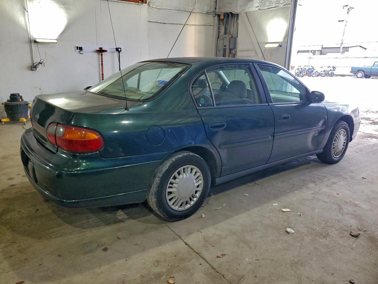 2003 CHEVROLET MALIBU photo 3