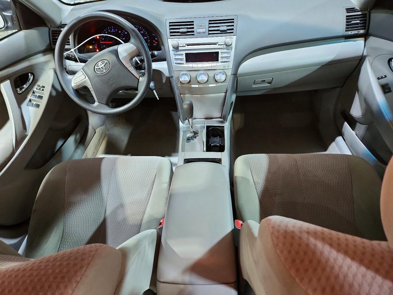 2011 TOYOTA CAMRY BASE photo 8
