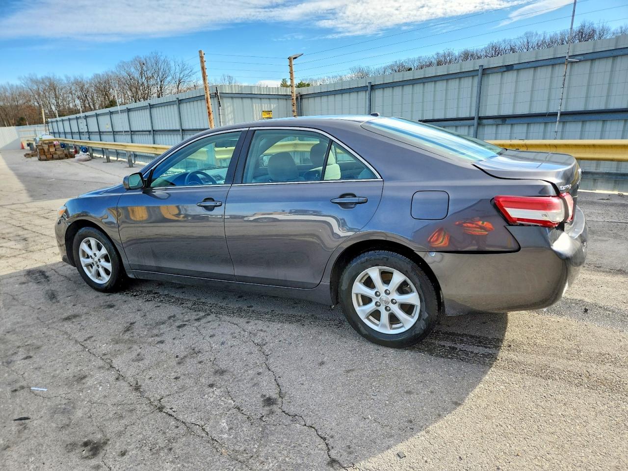 2011 TOYOTA CAMRY BASE photo 2