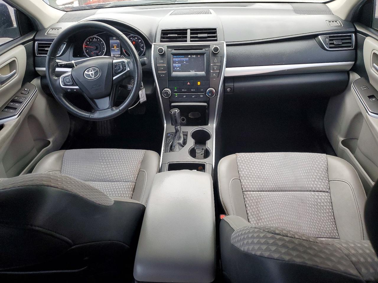 2015 TOYOTA CAMRY LE photo 8