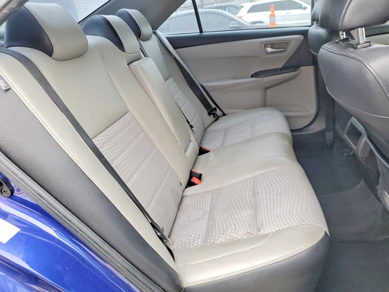 2015 TOYOTA CAMRY LE photo 10