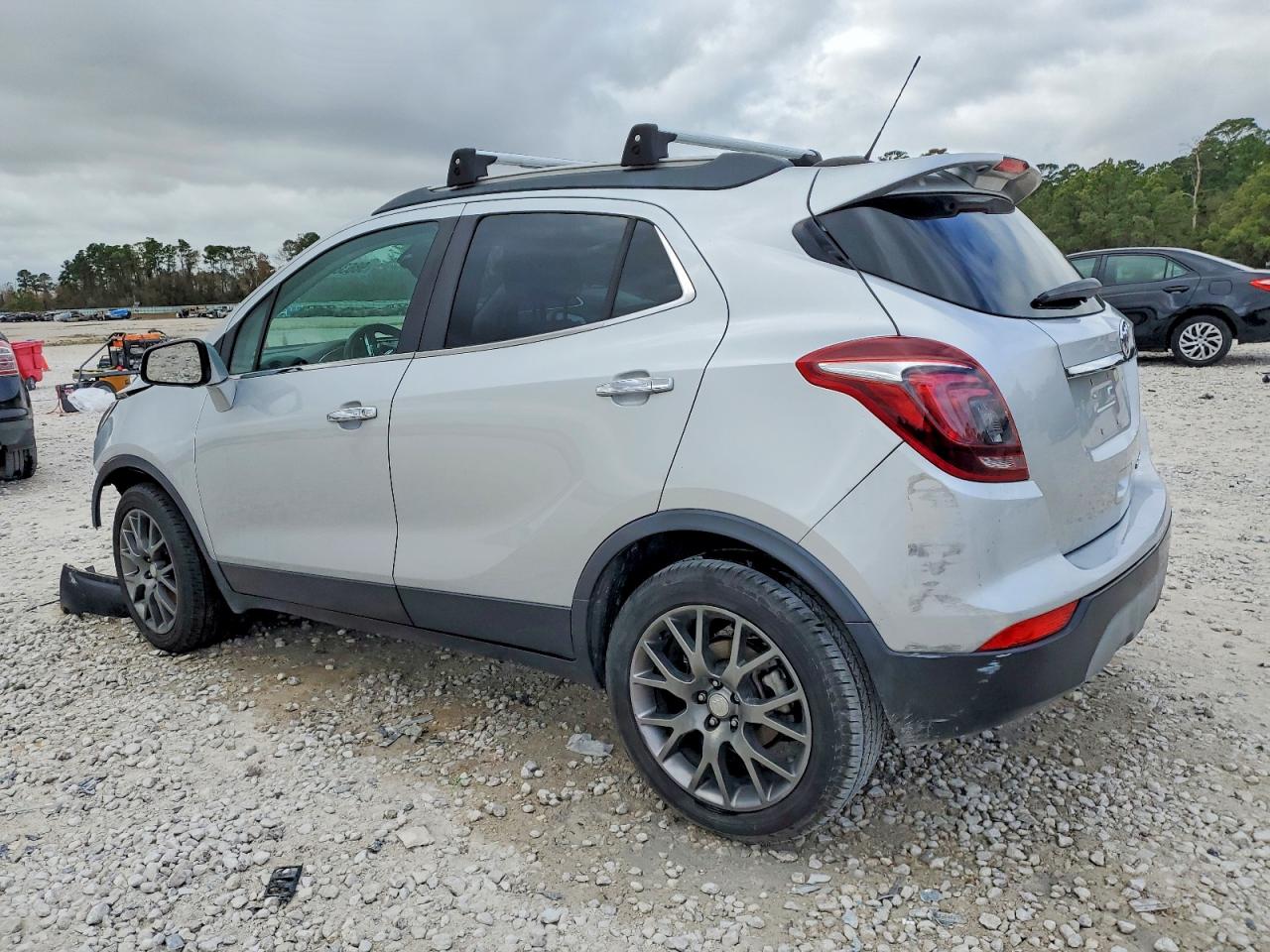2019 BUICK ENCORE SPORT TOURING photo 2