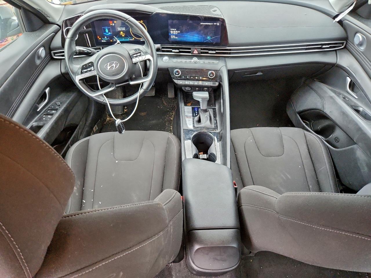 2023 HYUNDAI ELANTRA SEL photo 8