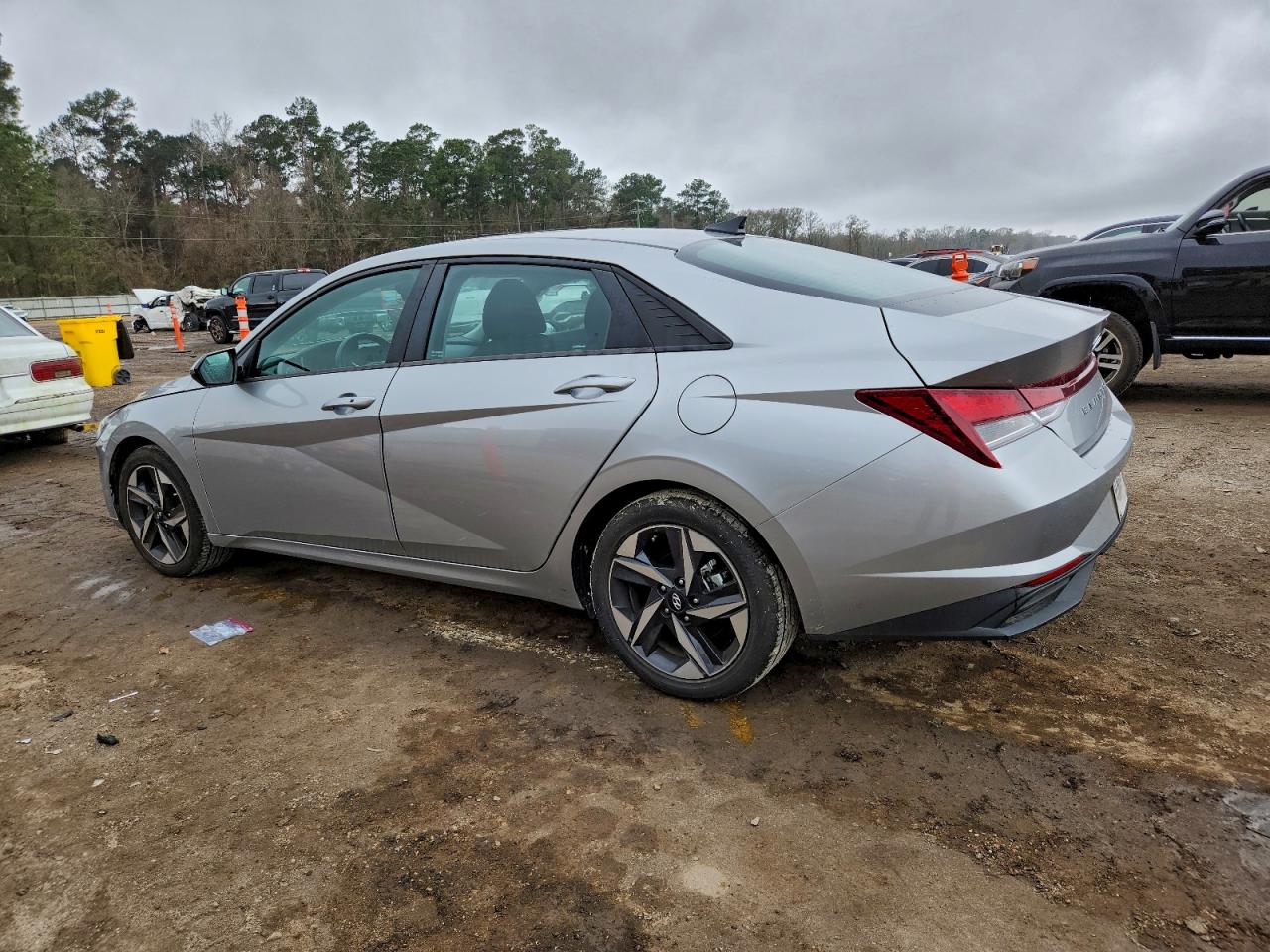 2023 HYUNDAI ELANTRA SEL photo 2