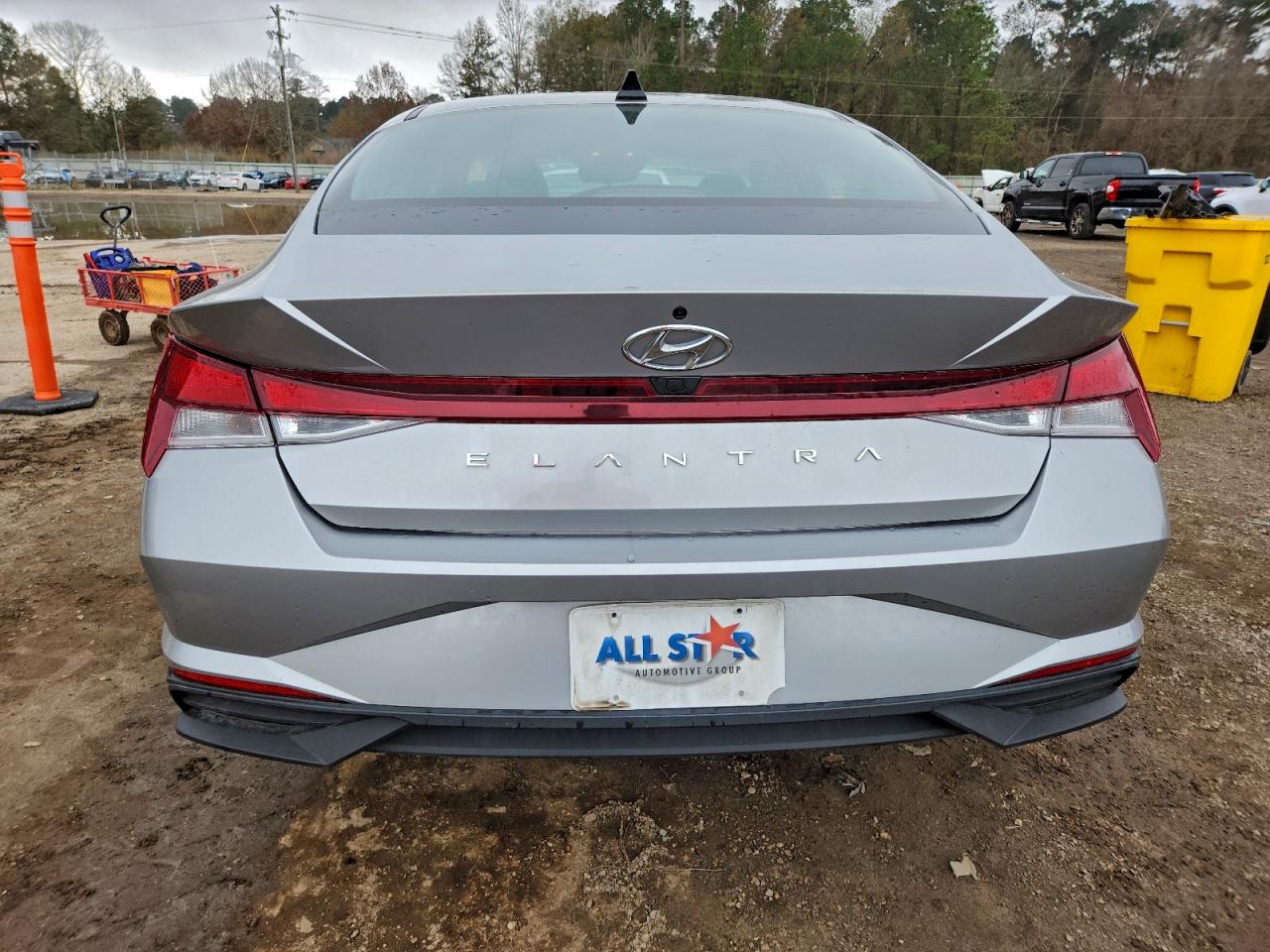 2023 HYUNDAI ELANTRA SEL photo 6